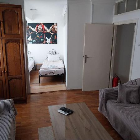 Budget Apartment Balkanika Belgrado Buitenkant foto
