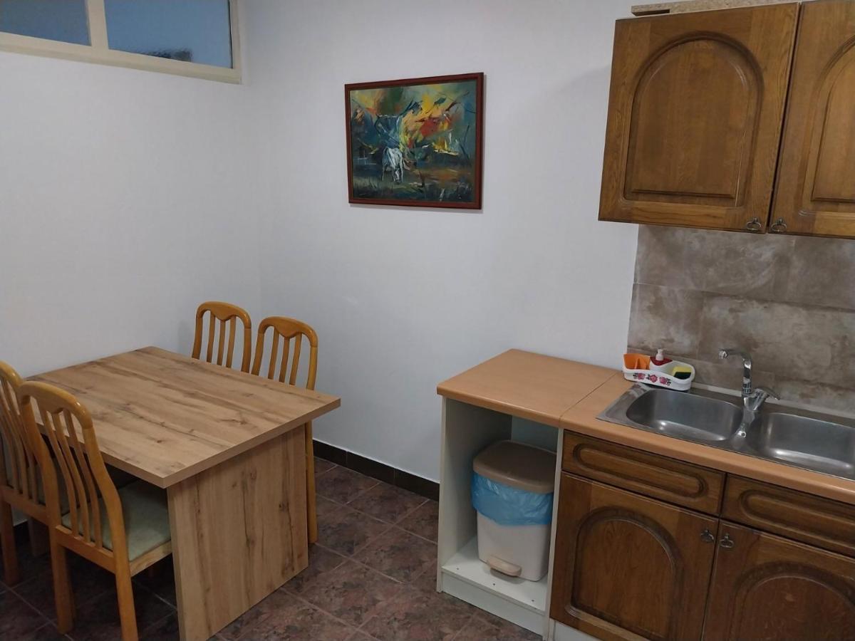 Budget Apartment Balkanika Belgrado Buitenkant foto